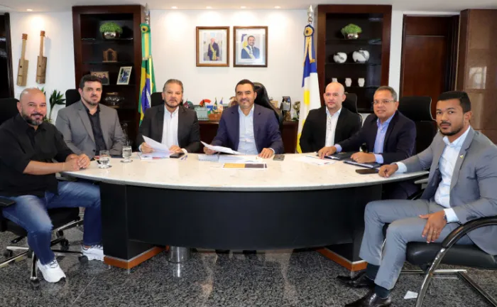 Governador Wanderlei Barbosa recebe balanço fiscal e orçamentário de 2024 e planeja novas ações para 2025, garantindo investimentos em infraestrutura, saúde e educação - Foto: Antonio Gonçalves/Governo do Tocantins