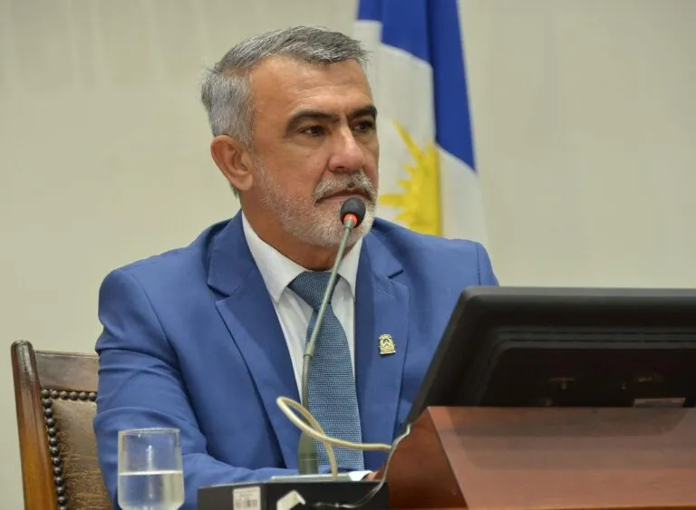 Amélio Cayres deixa o Republicanos e confirma filiação ao MDB nesta terça-feira